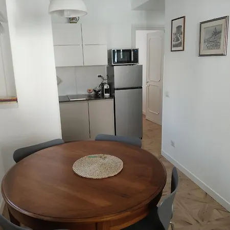 Piccola Domus * רומא