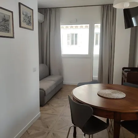 Piccola Domus * ローマ