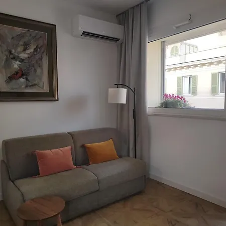 Piccola Domus 別荘 ローマ